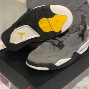 Jordan’s cool gray 4 in size 8
